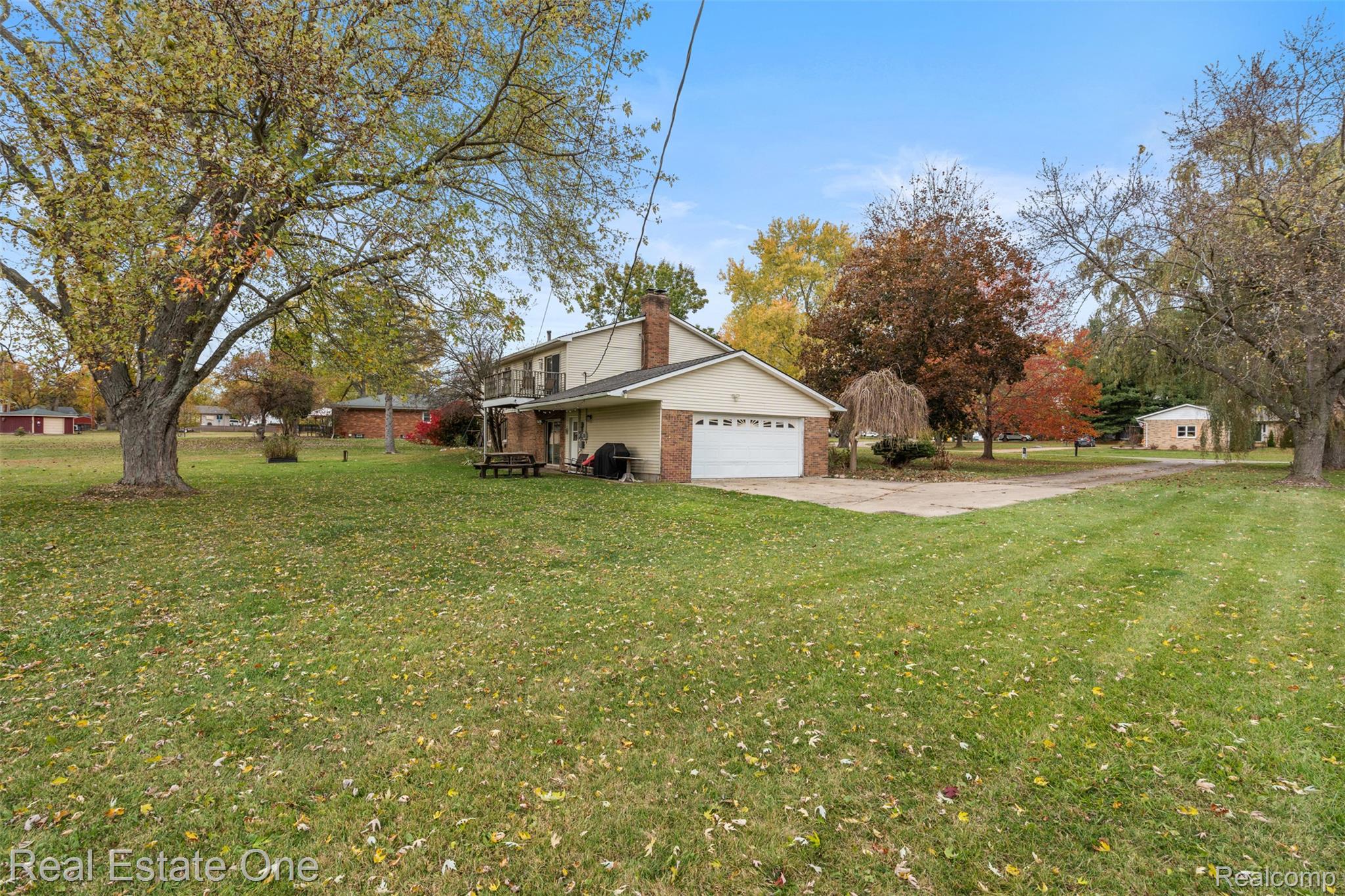 5122 Elizabeth Lane