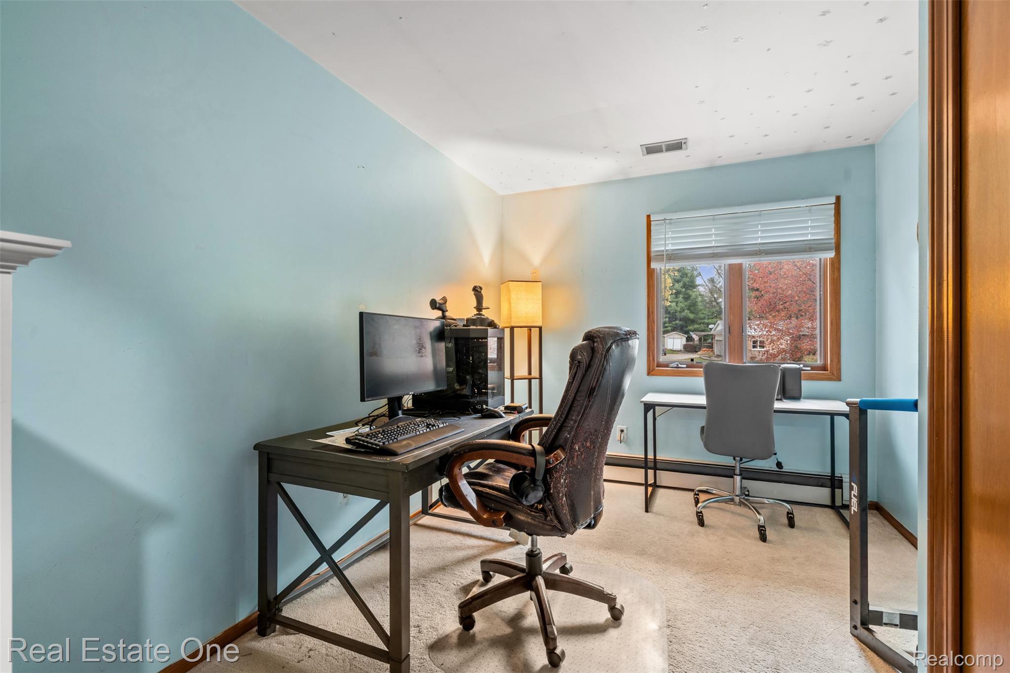 5122 Elizabeth Lane