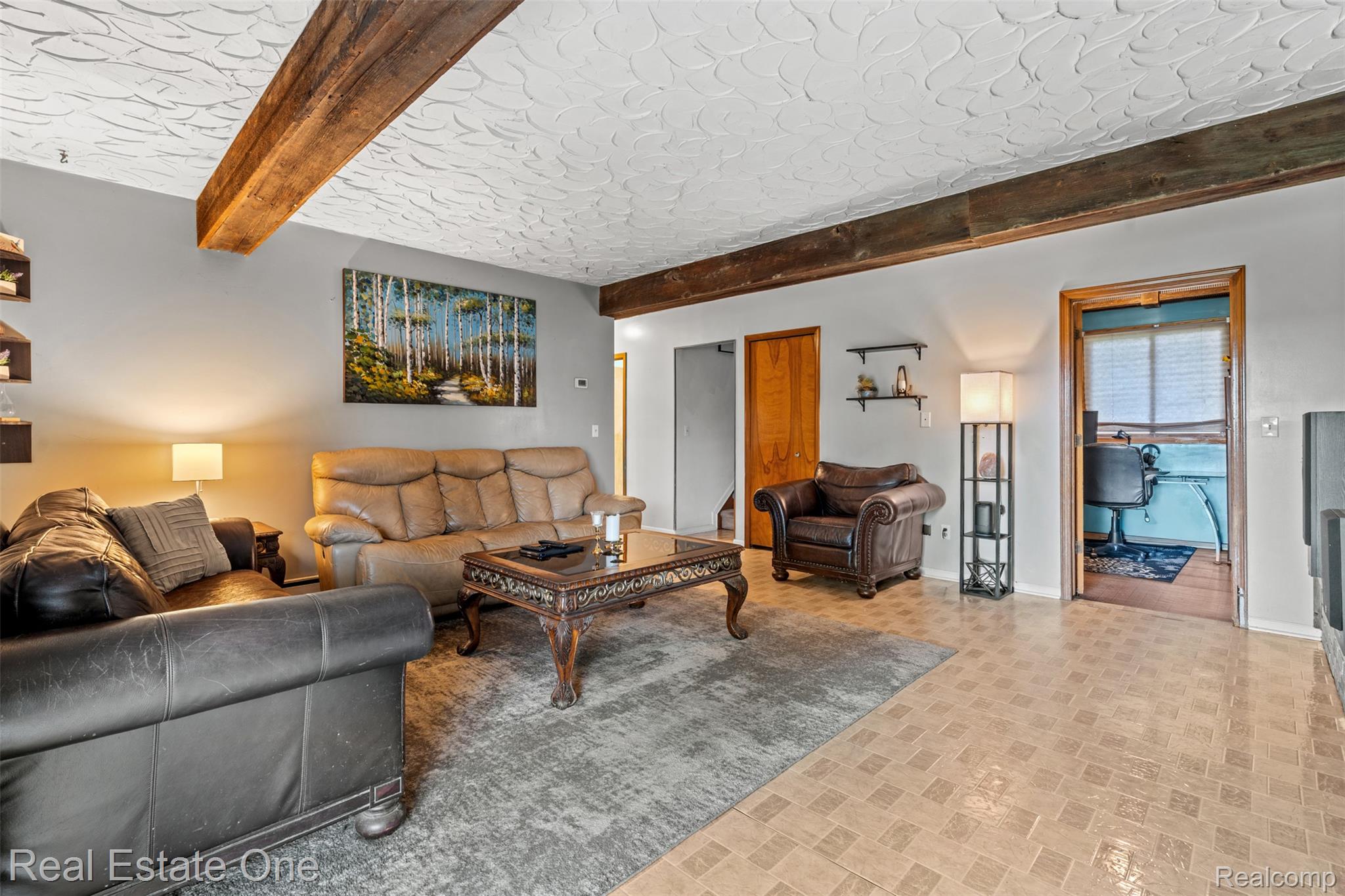 5122 Elizabeth Lane