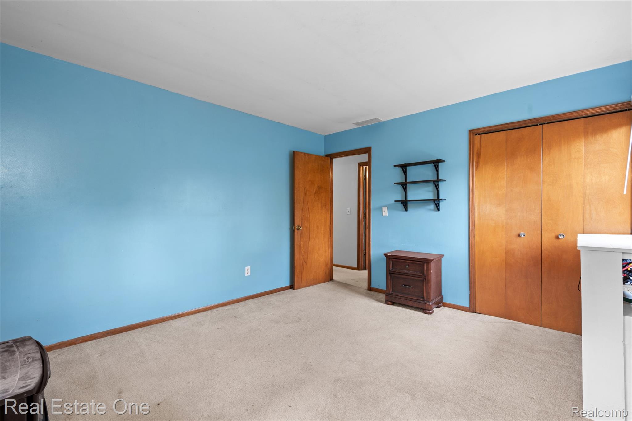 5122 Elizabeth Lane