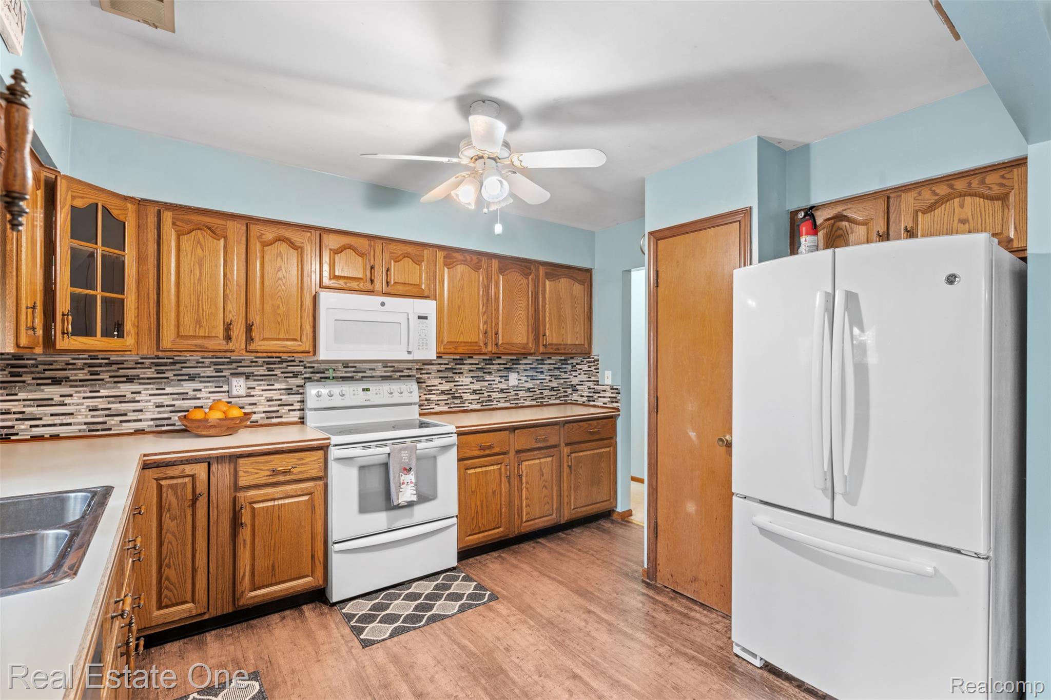5122 Elizabeth Lane