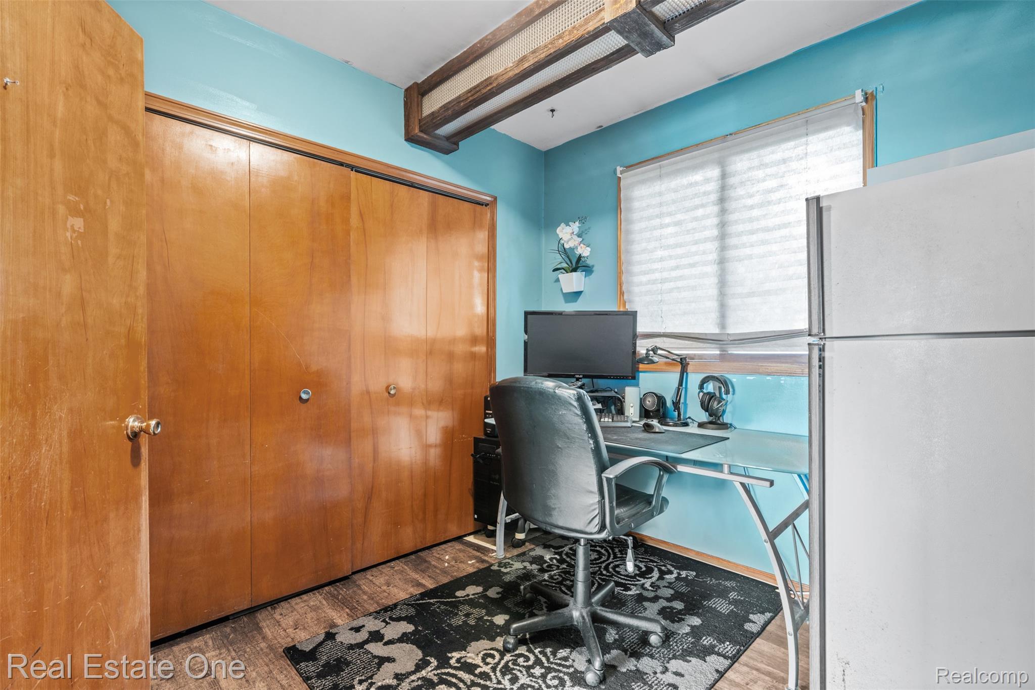 5122 Elizabeth Lane