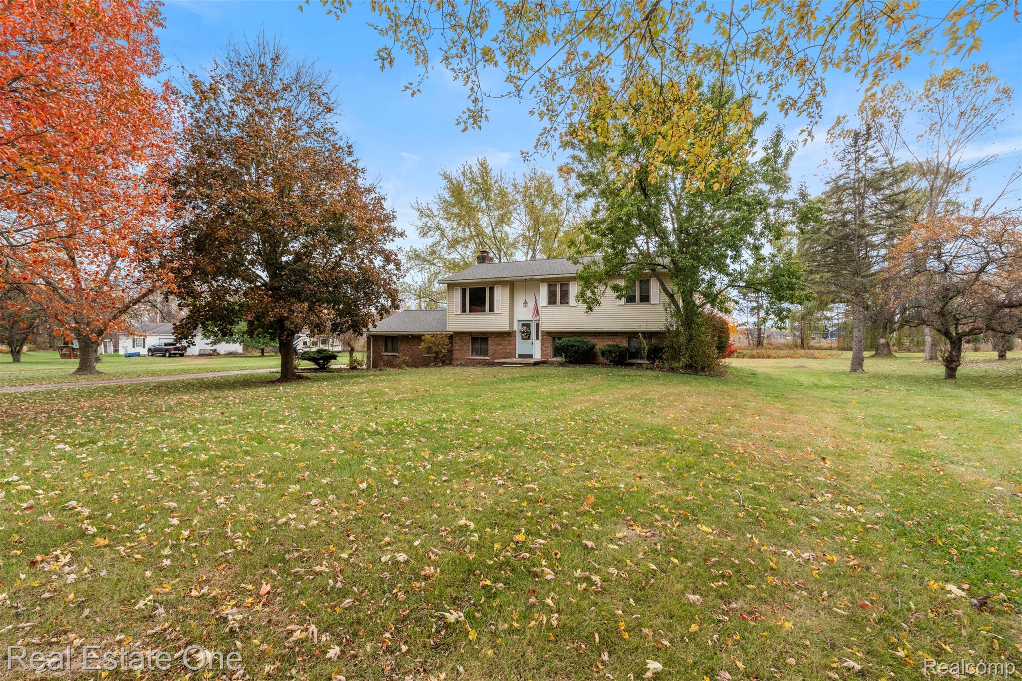 5122 Elizabeth Lane