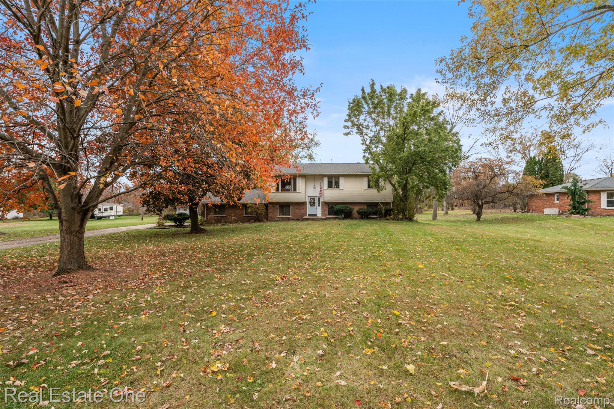 5122 Elizabeth Lane