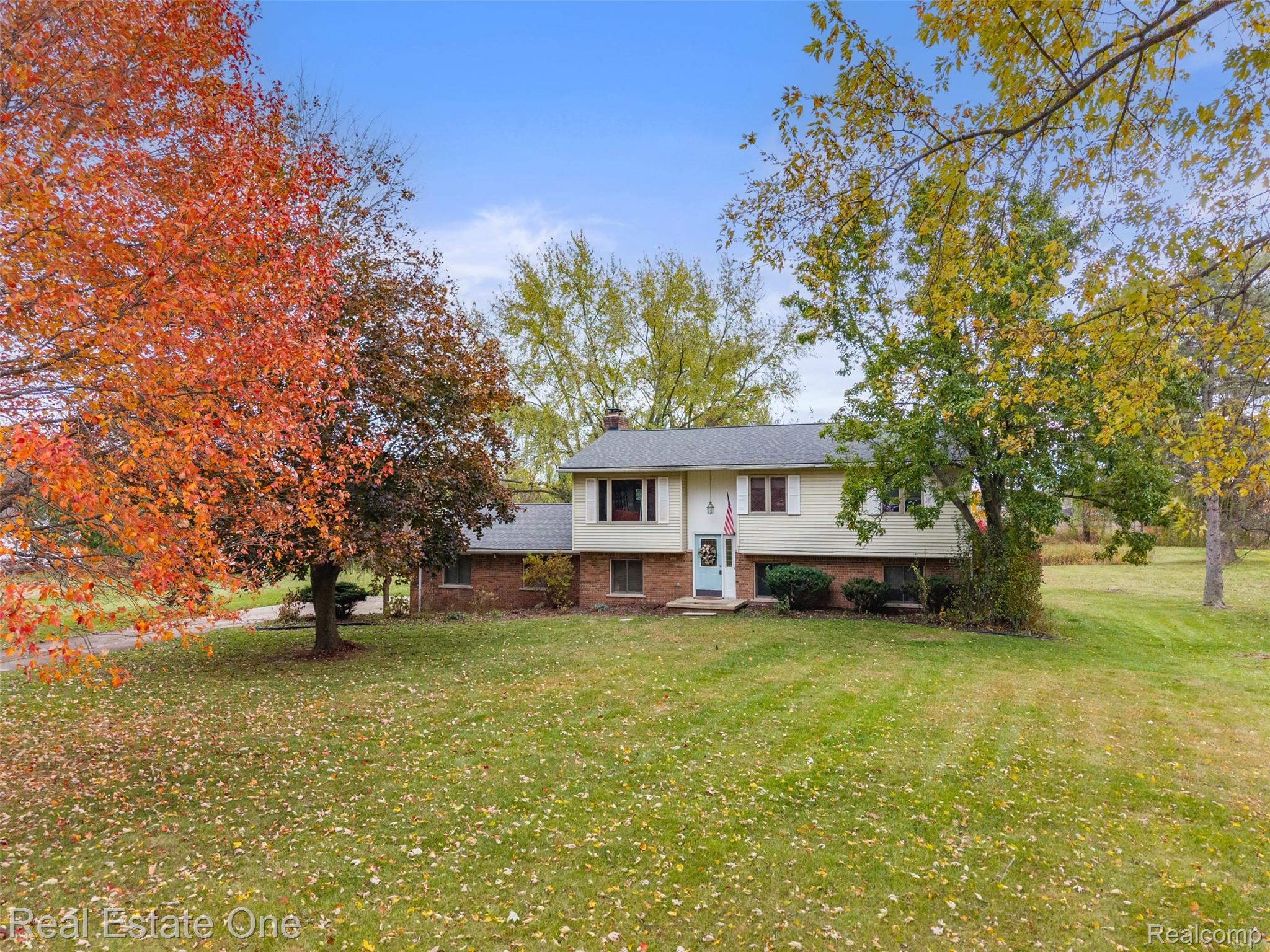 5122 Elizabeth Lane