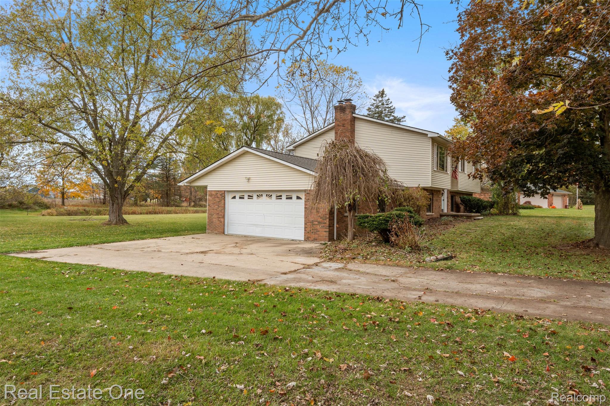 5122 Elizabeth Lane
