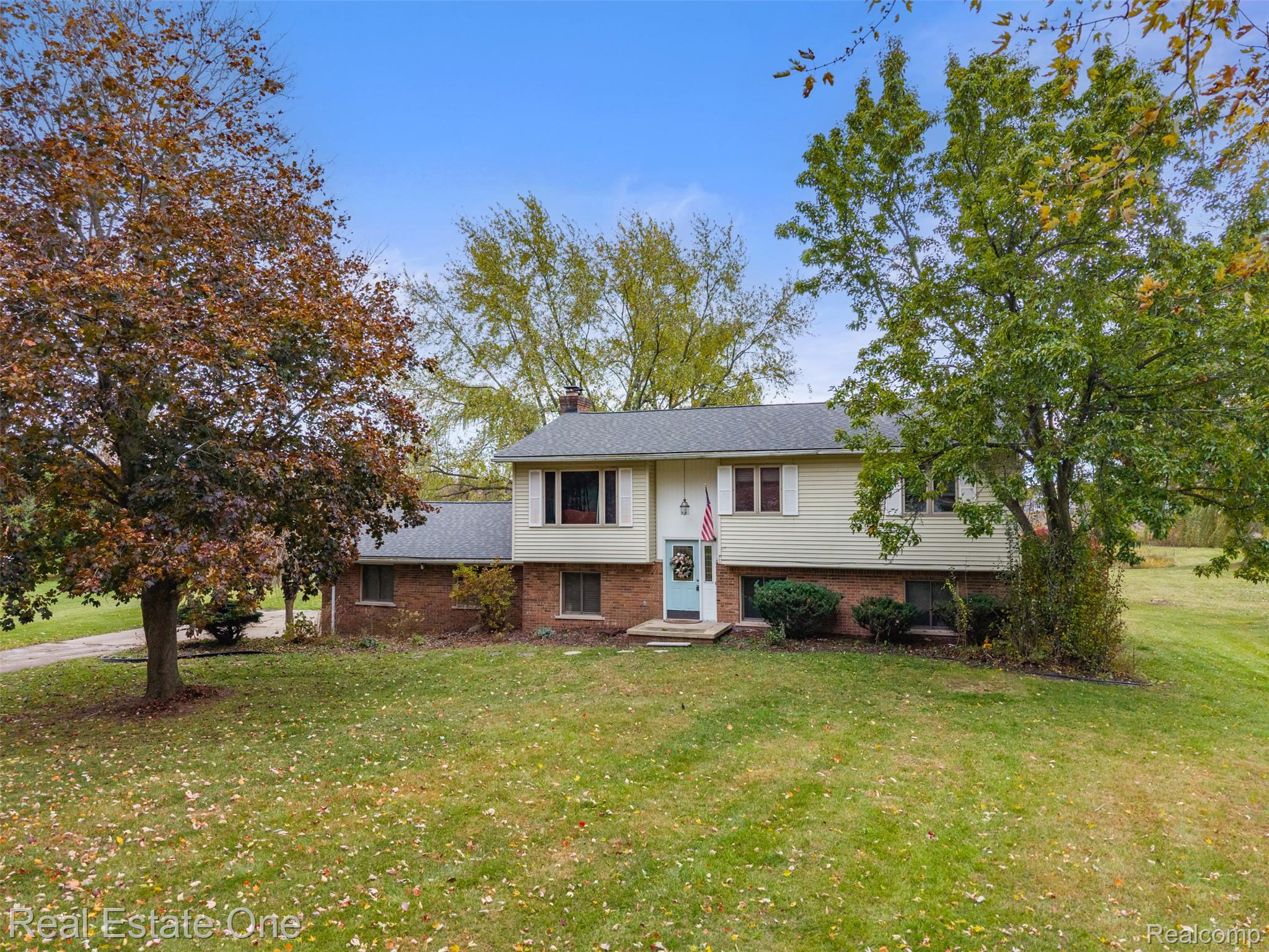 5122 Elizabeth Lane
