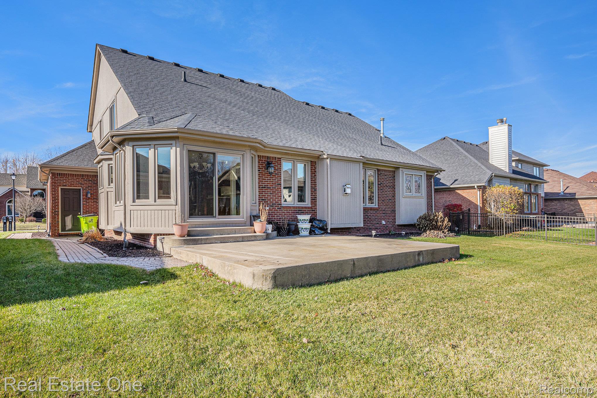 48082 Prestwyck Drive