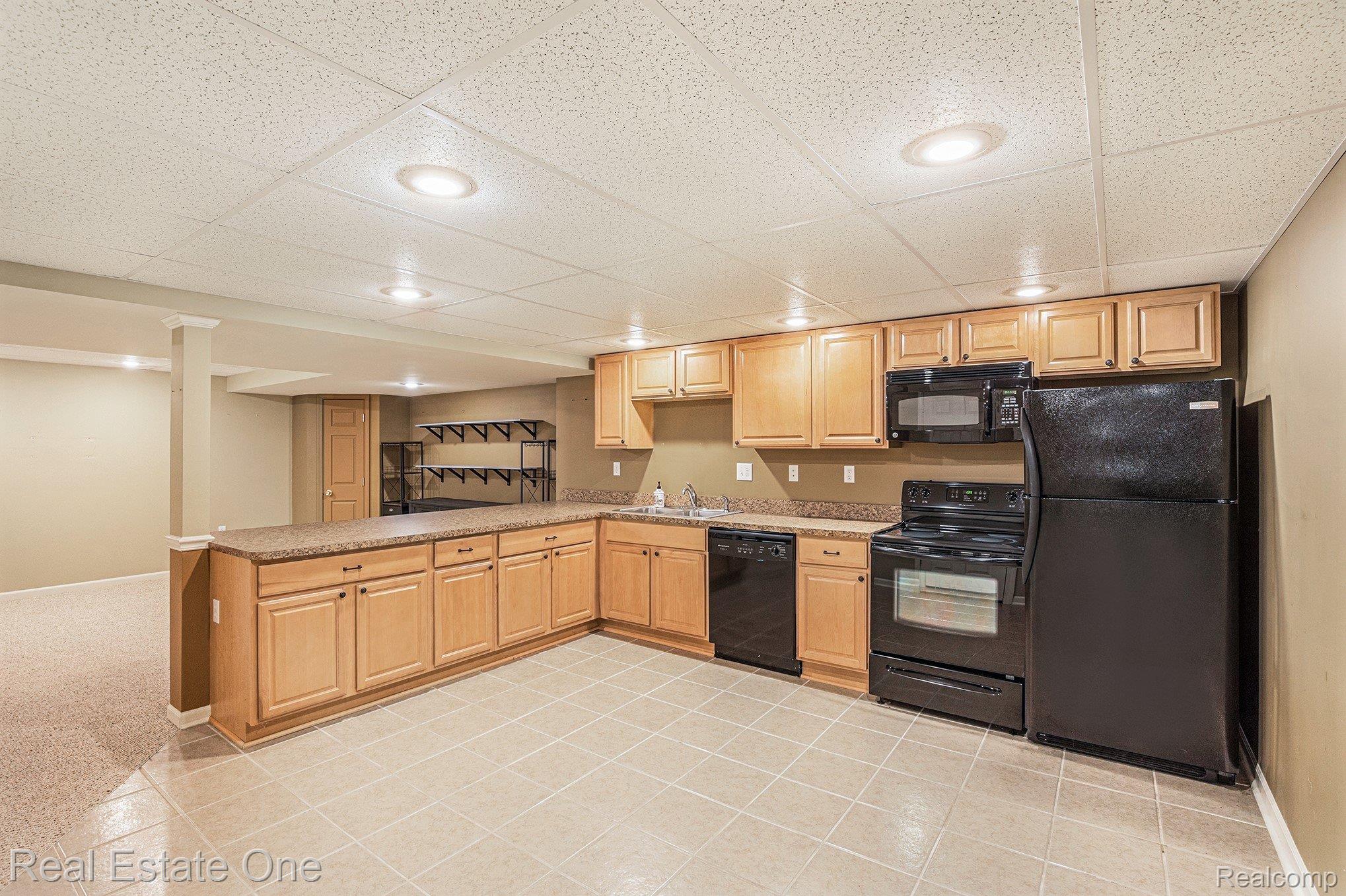 48082 Prestwyck Drive