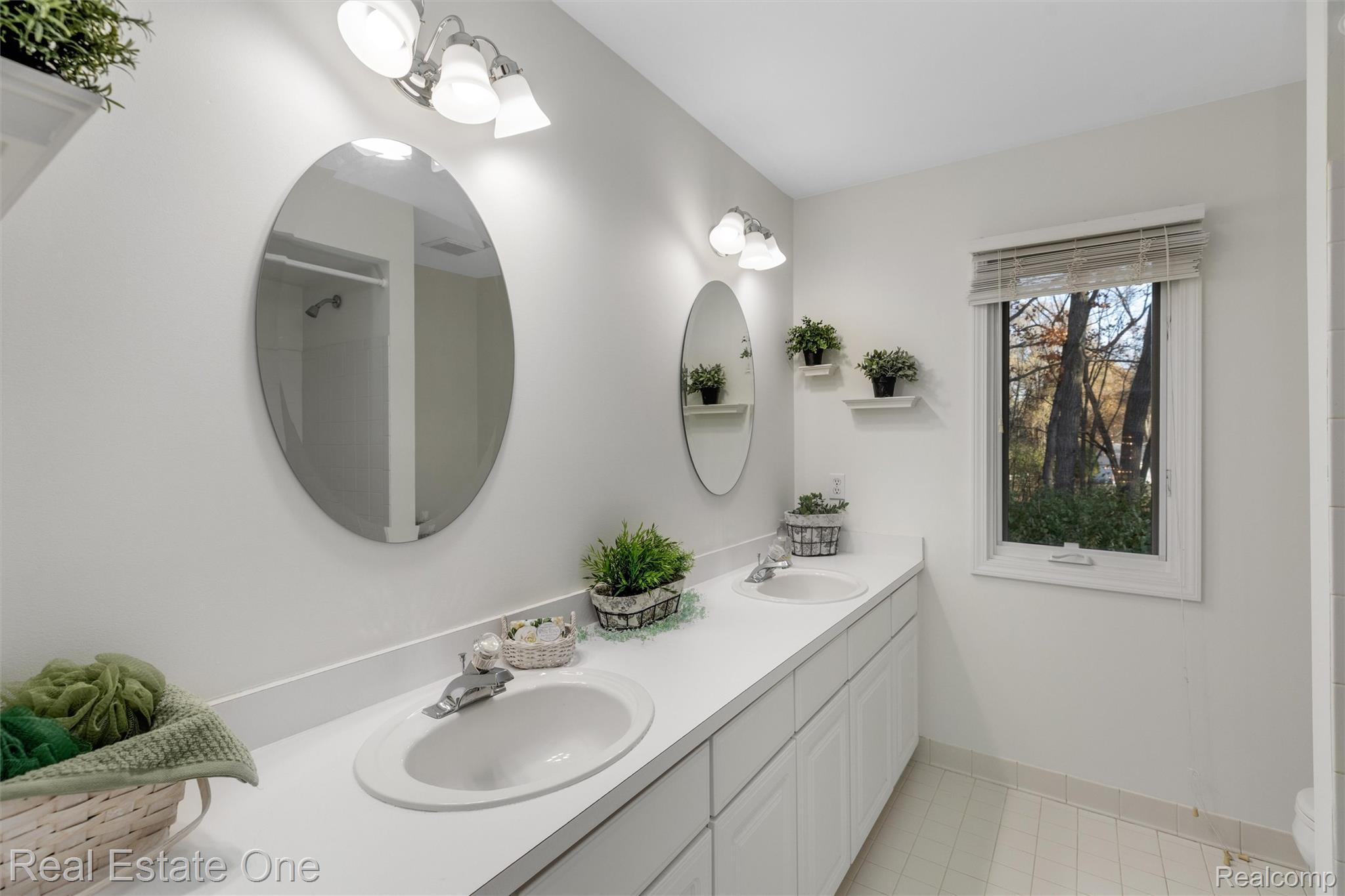 2877 W Bloomfield Oaks Drive