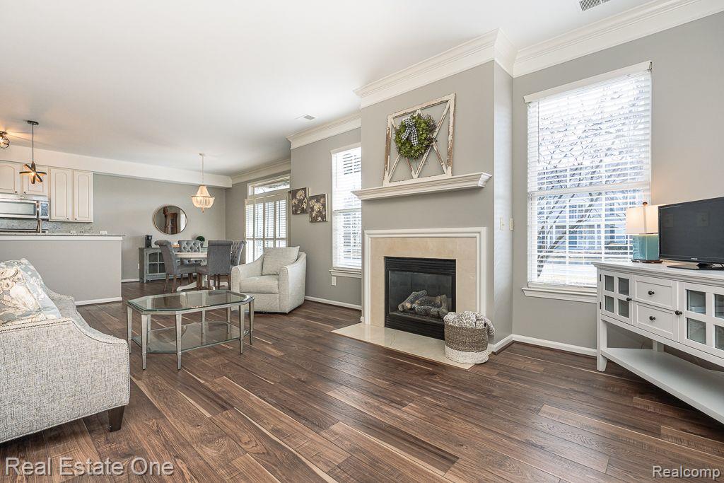 1007 ALAMEDA Boulevard