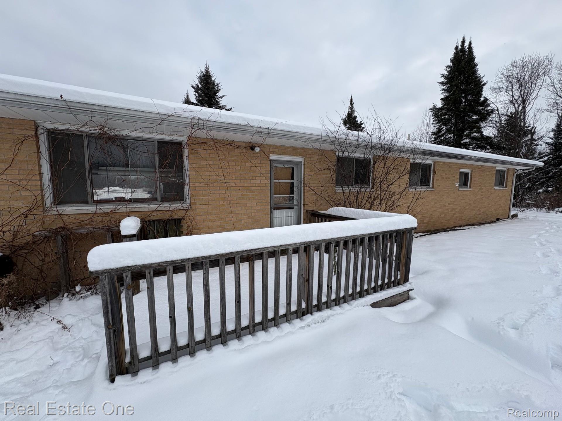 2855 E County Line Road