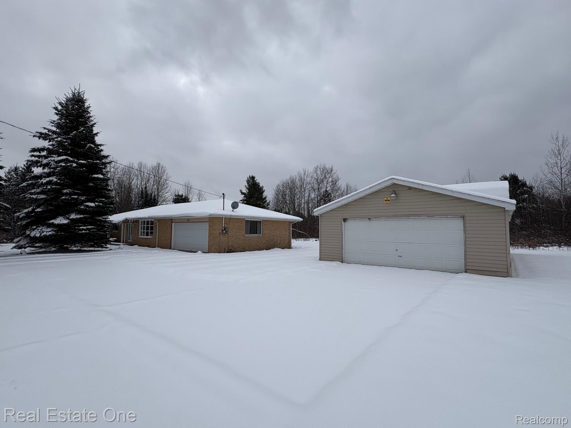 2855 E County Line Road
