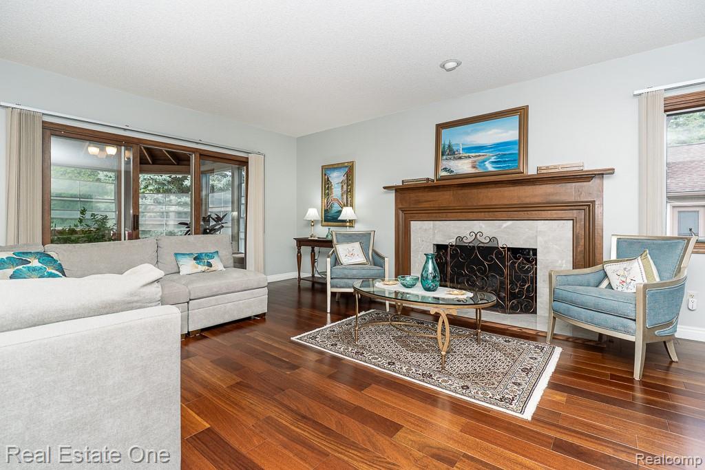 1574 Devonshire Drive