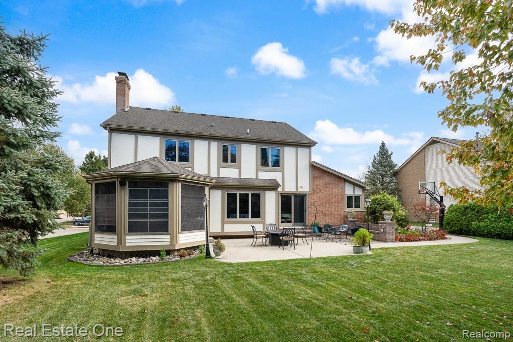 1574 Devonshire Drive