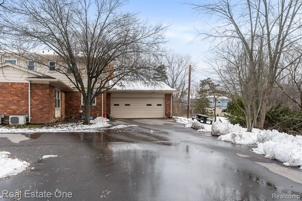 28777 W 11 Mile Road