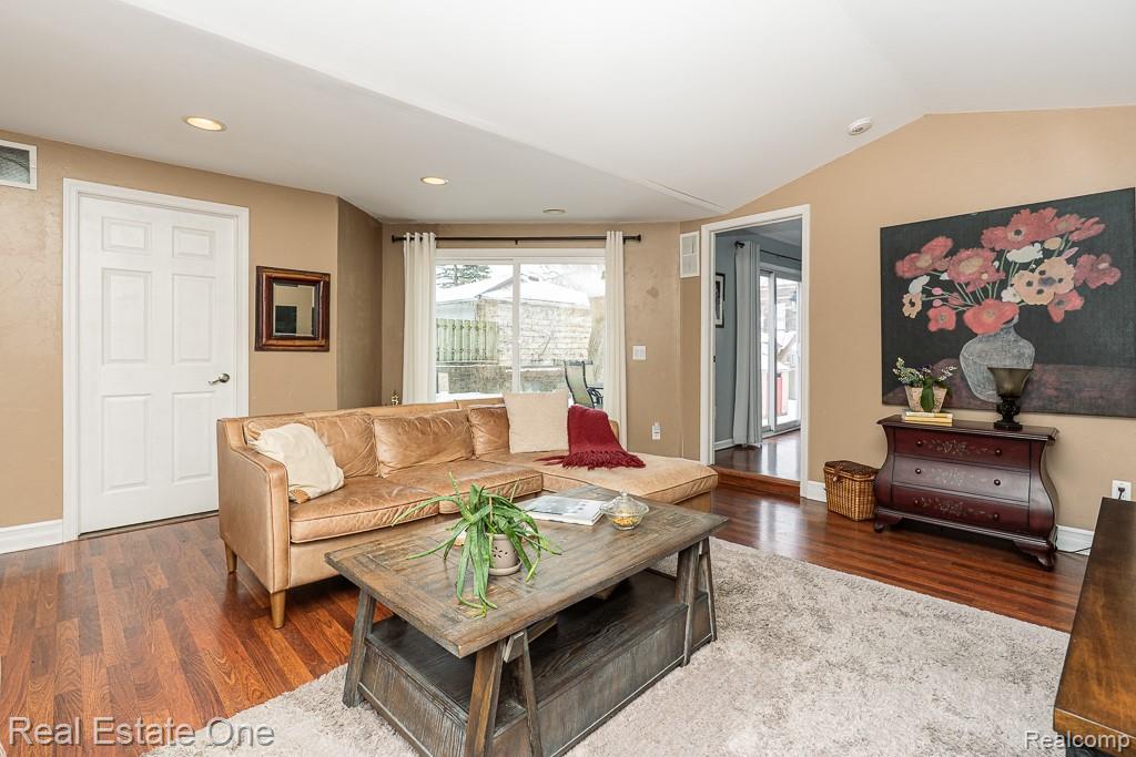 333 N Helen Avenue