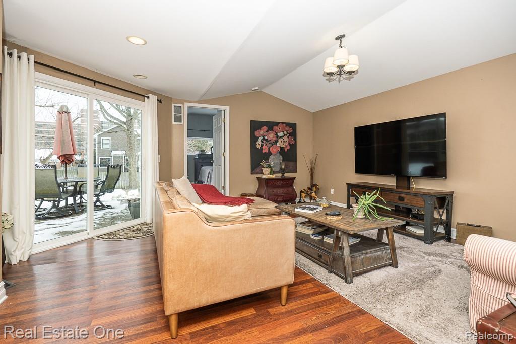 333 N Helen Avenue