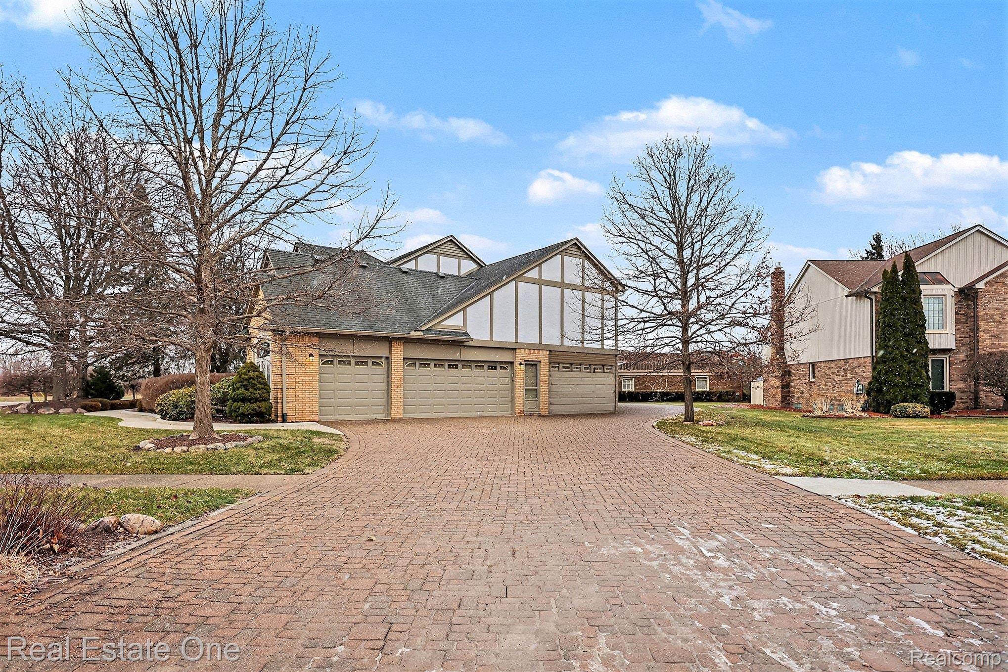 54990 Sherwood Lane