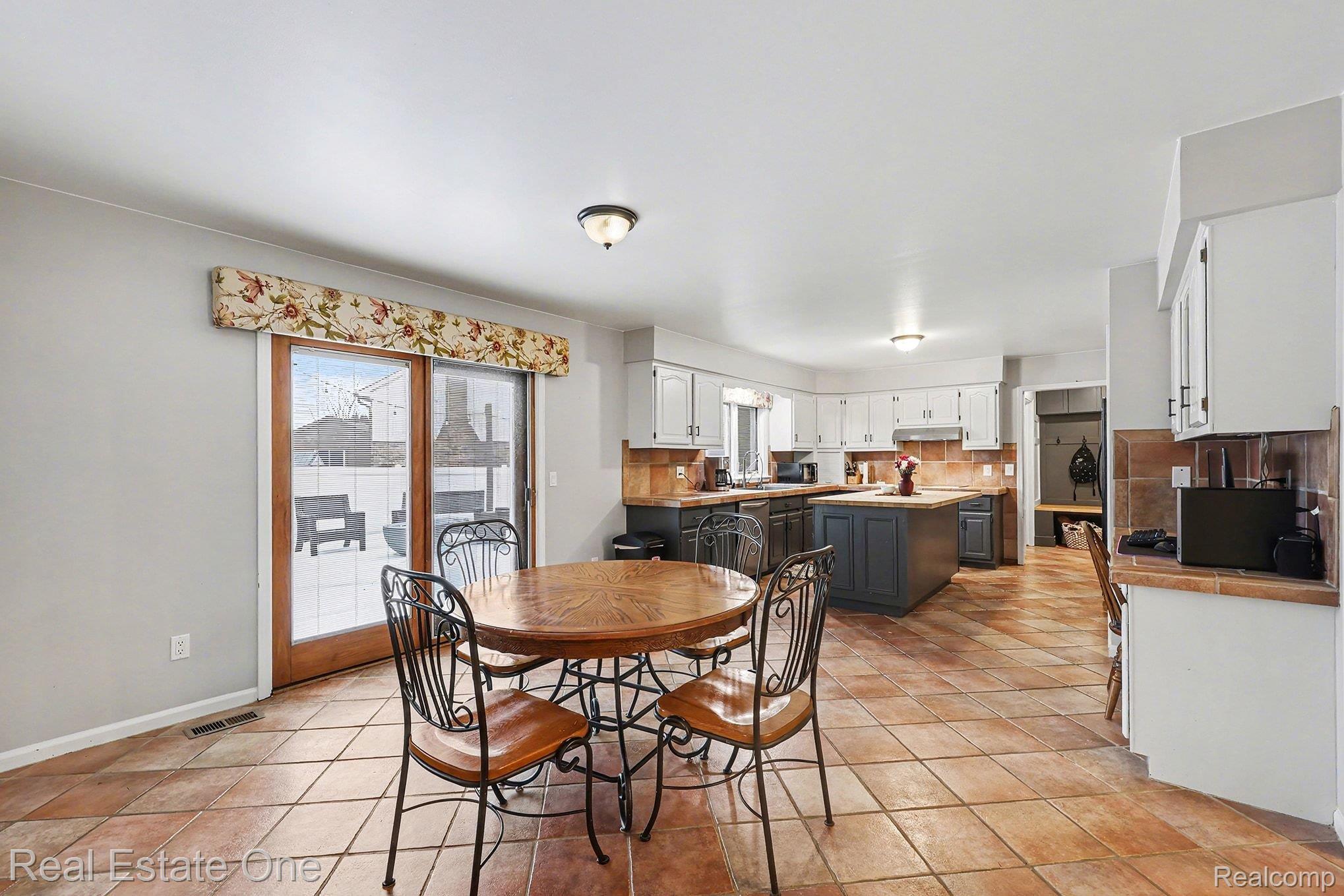 54990 Sherwood Lane
