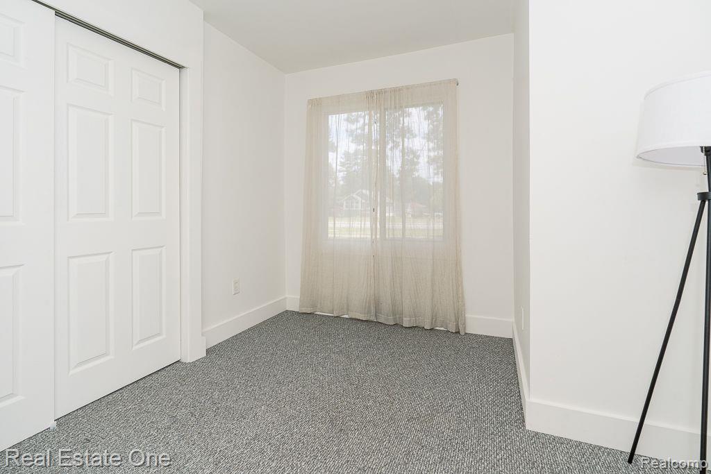 2392 W AUBURN Road