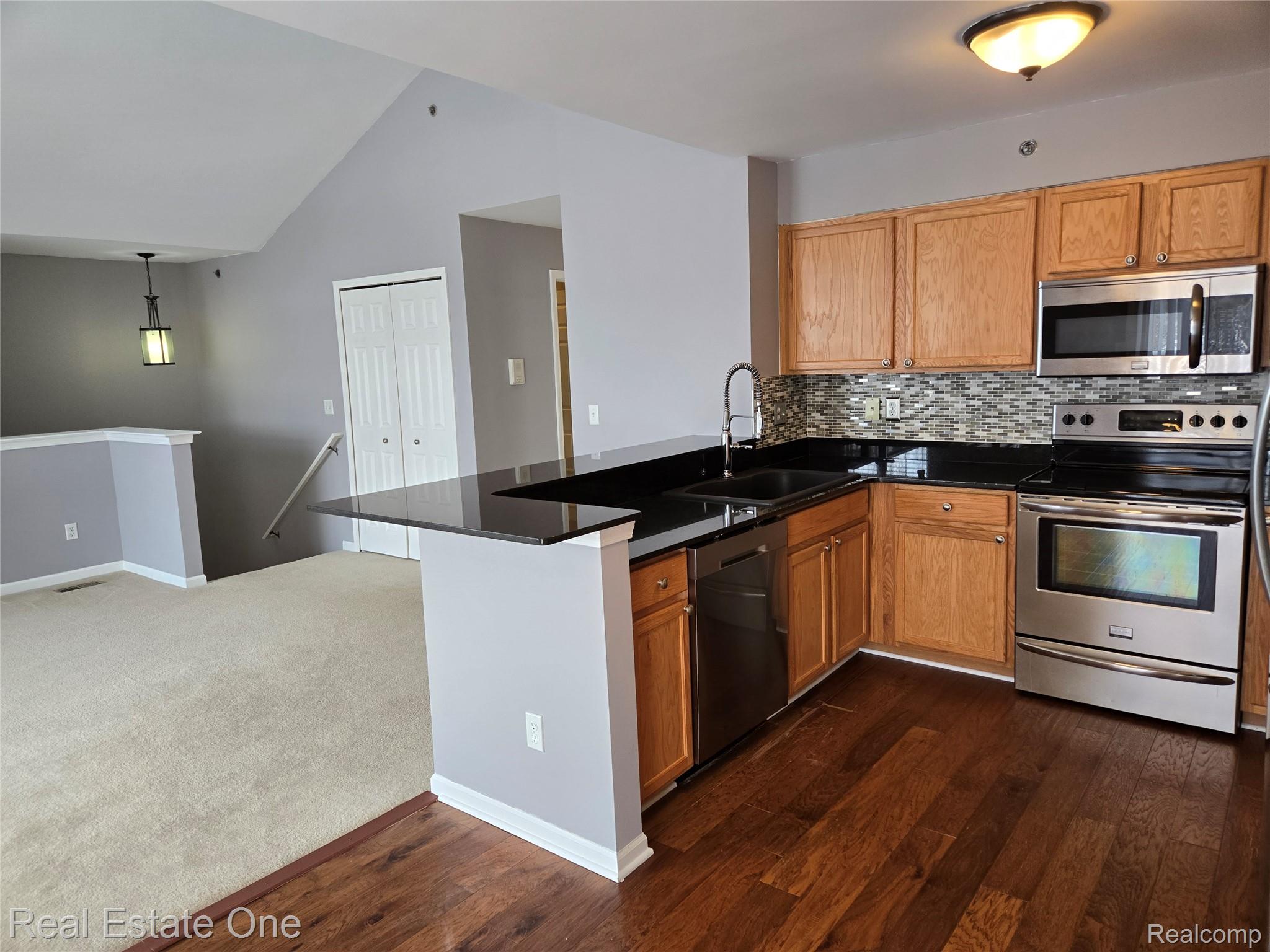 1716 DEEPWOOD Circle Unit: 43