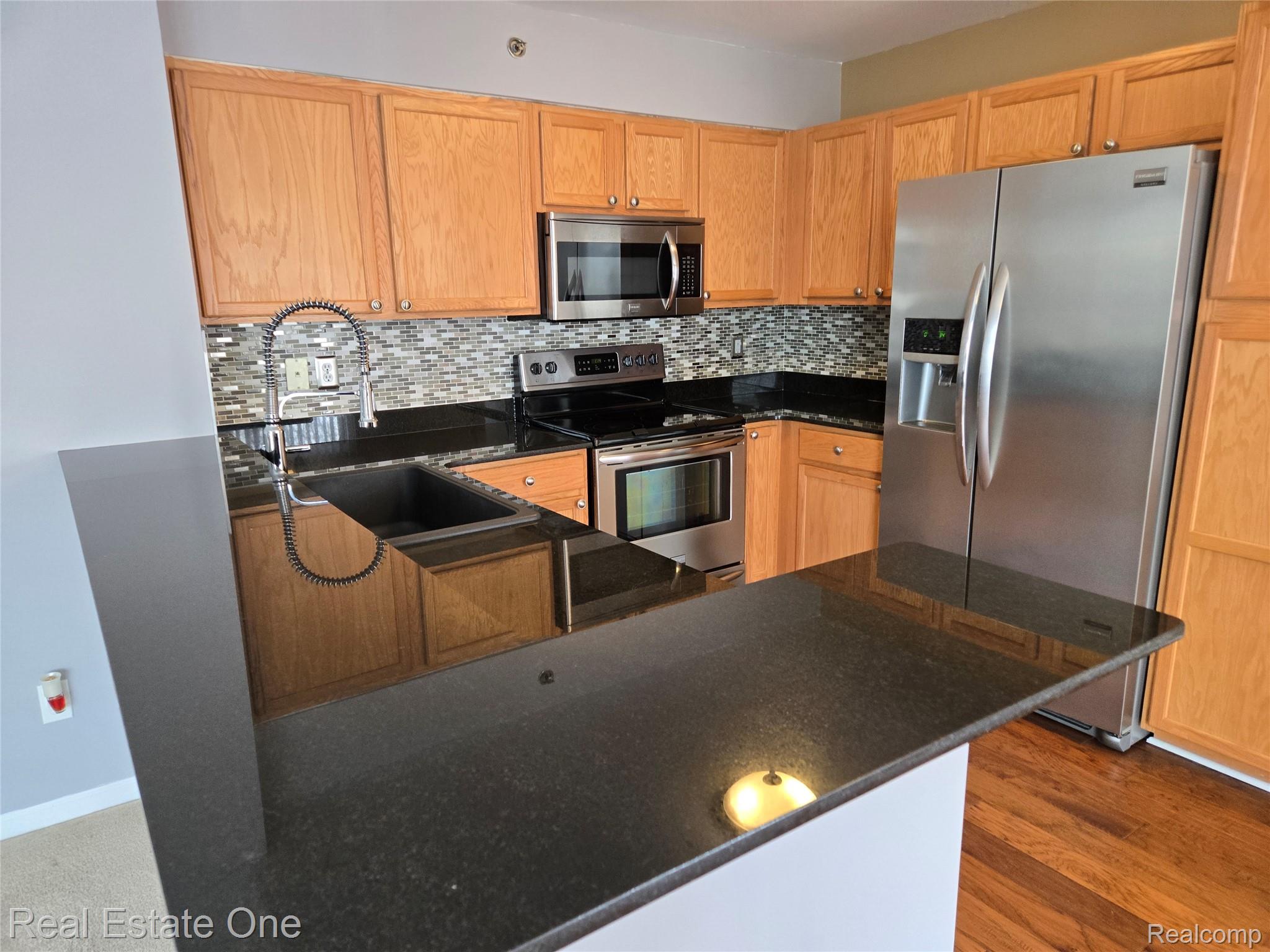 1716 DEEPWOOD Circle Unit: 43