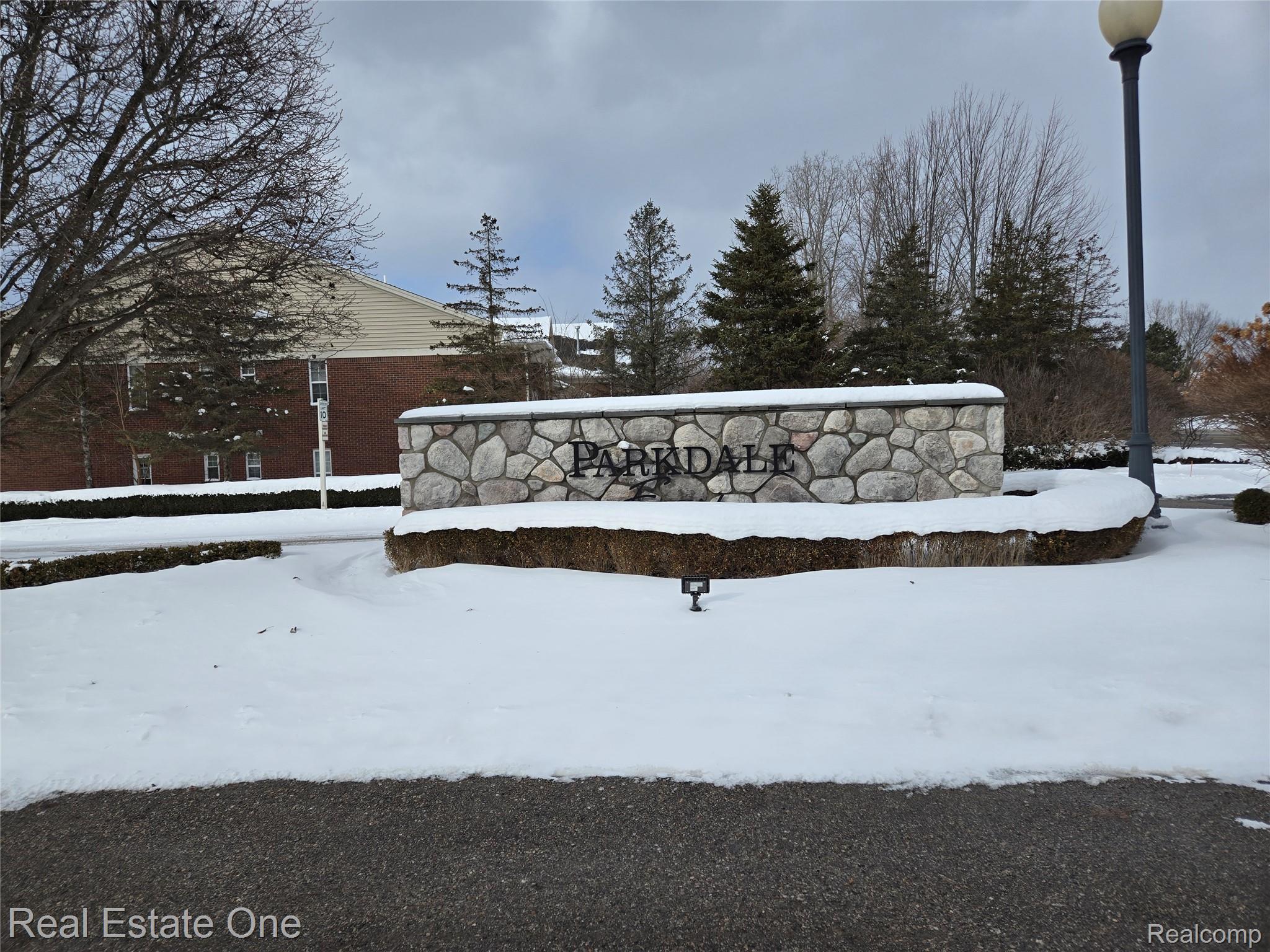 1716 DEEPWOOD Circle Unit: 43