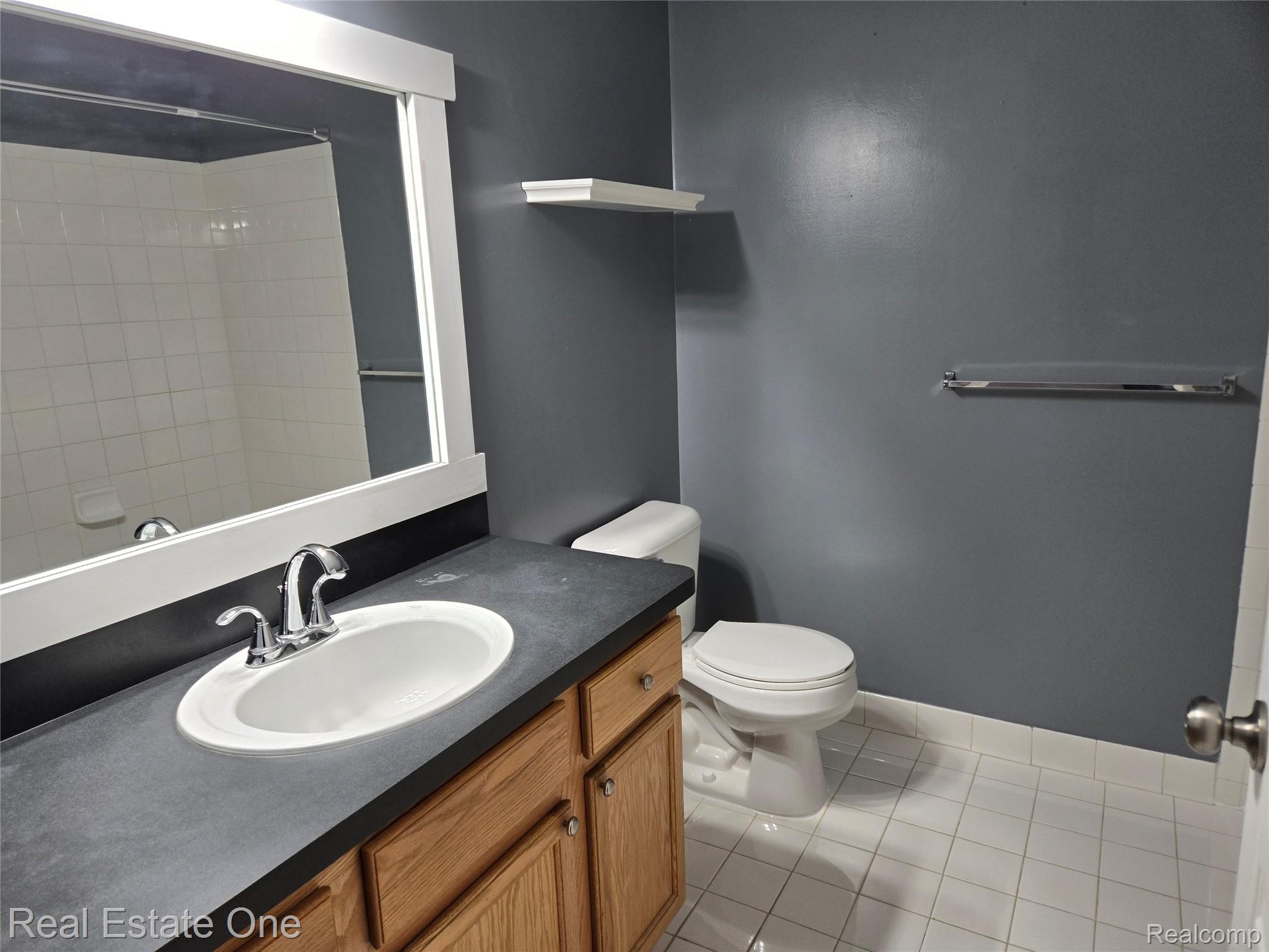 1716 DEEPWOOD Circle Unit: 43