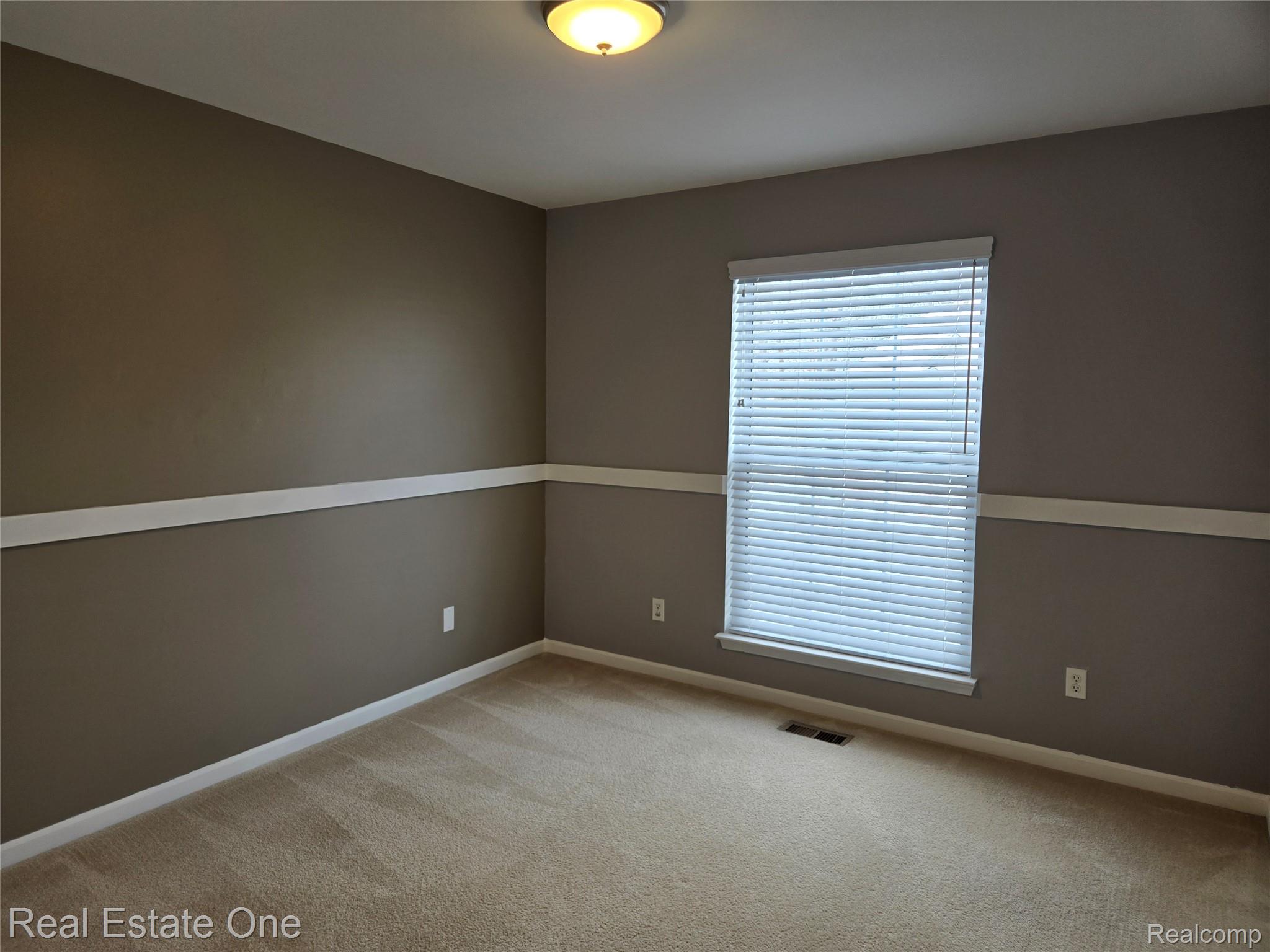 1716 DEEPWOOD Circle Unit: 43