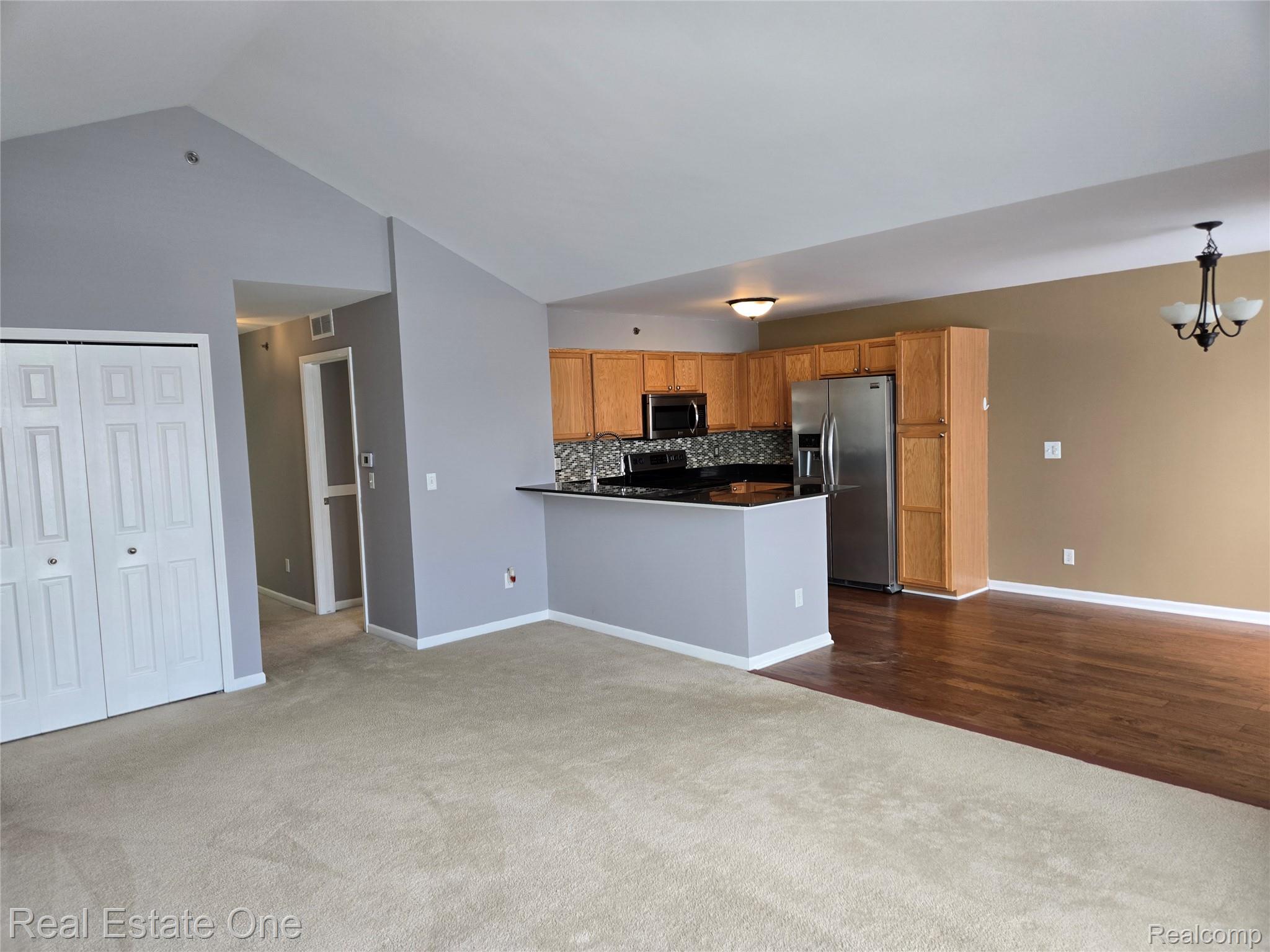 1716 DEEPWOOD Circle Unit: 43