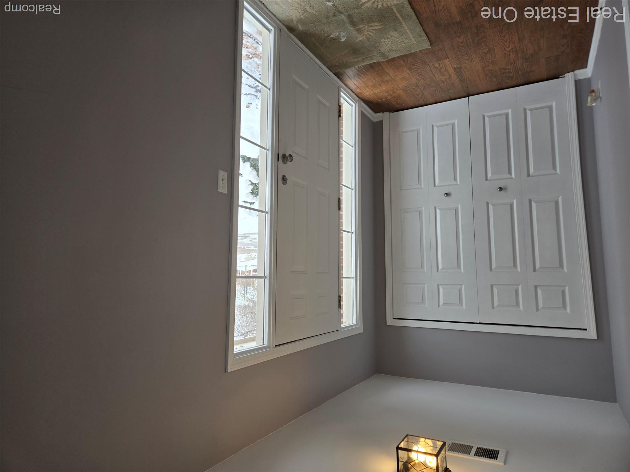 1716 DEEPWOOD Circle Unit: 43