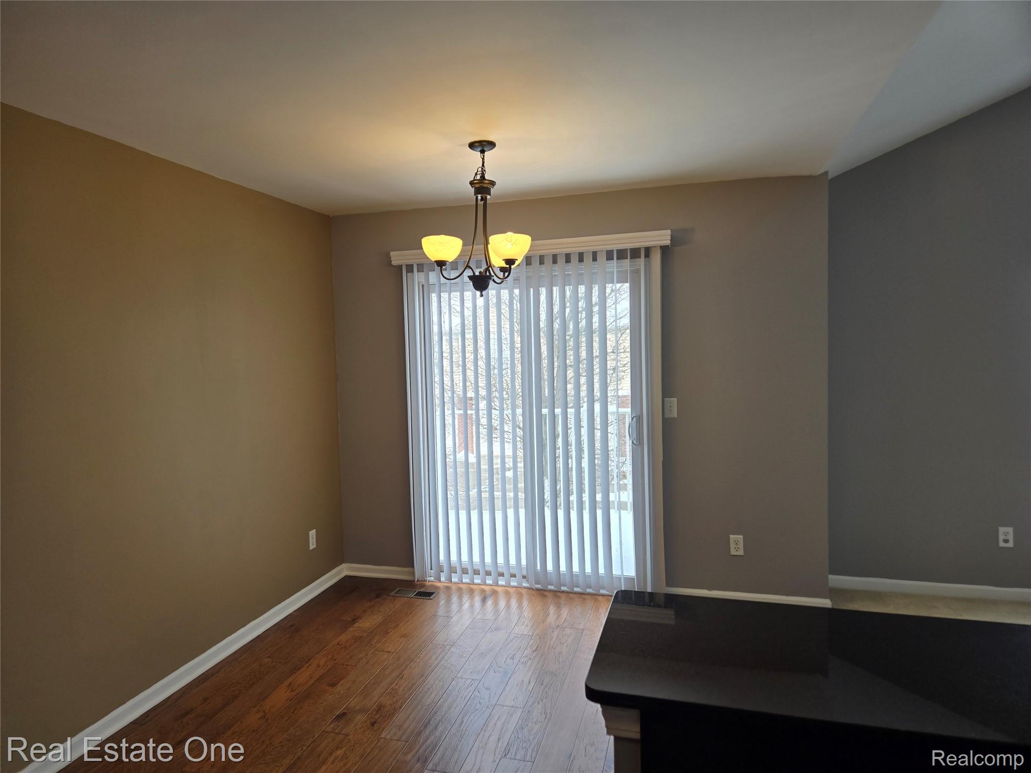 1716 DEEPWOOD Circle Unit: 43