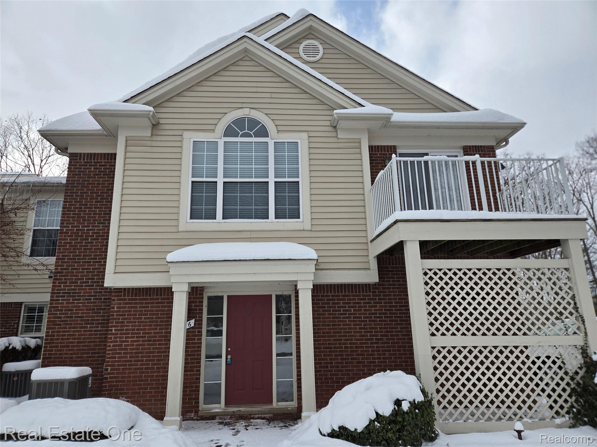 1716 DEEPWOOD Circle Unit: 43