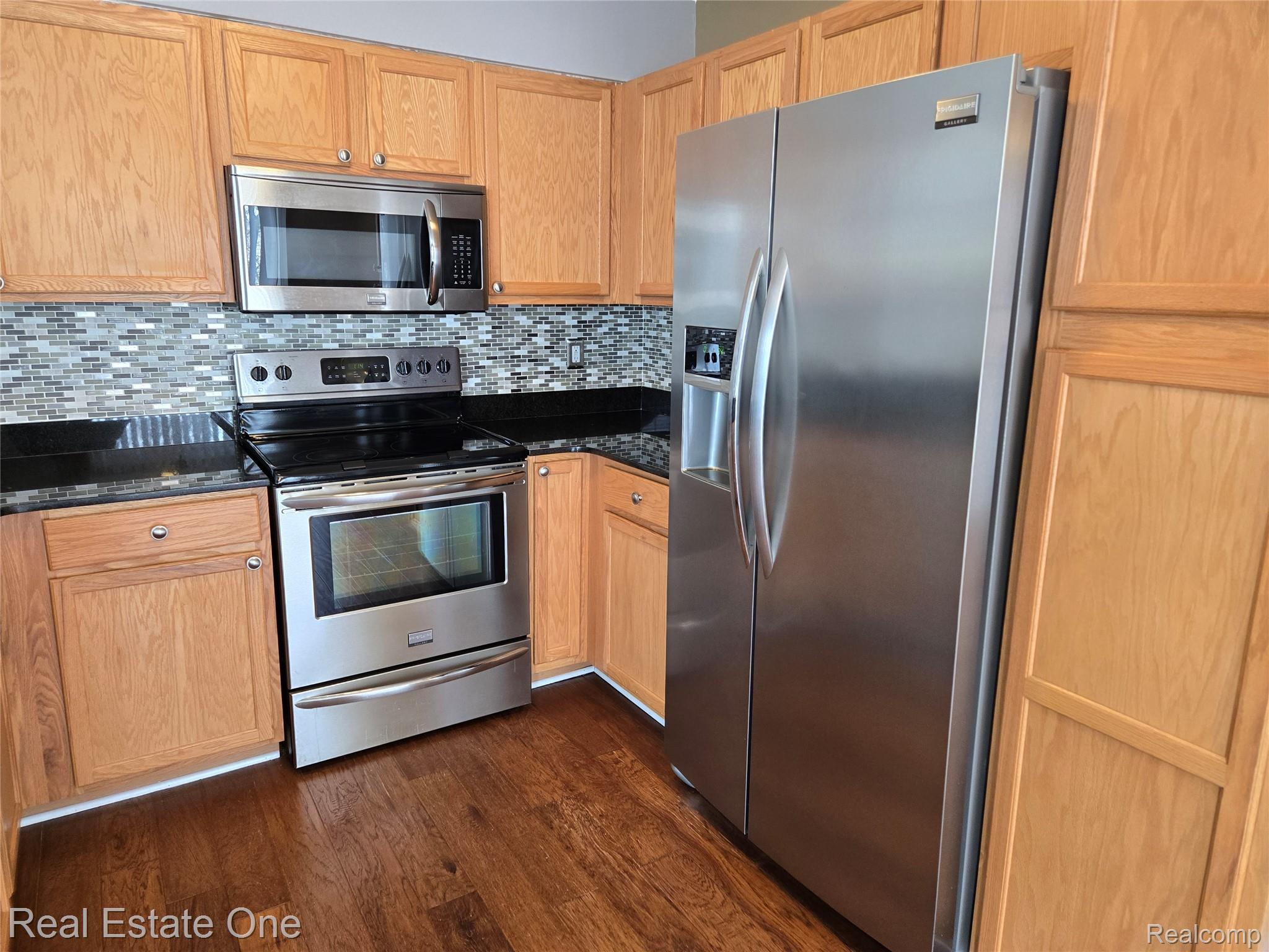 1716 DEEPWOOD Circle Unit: 43