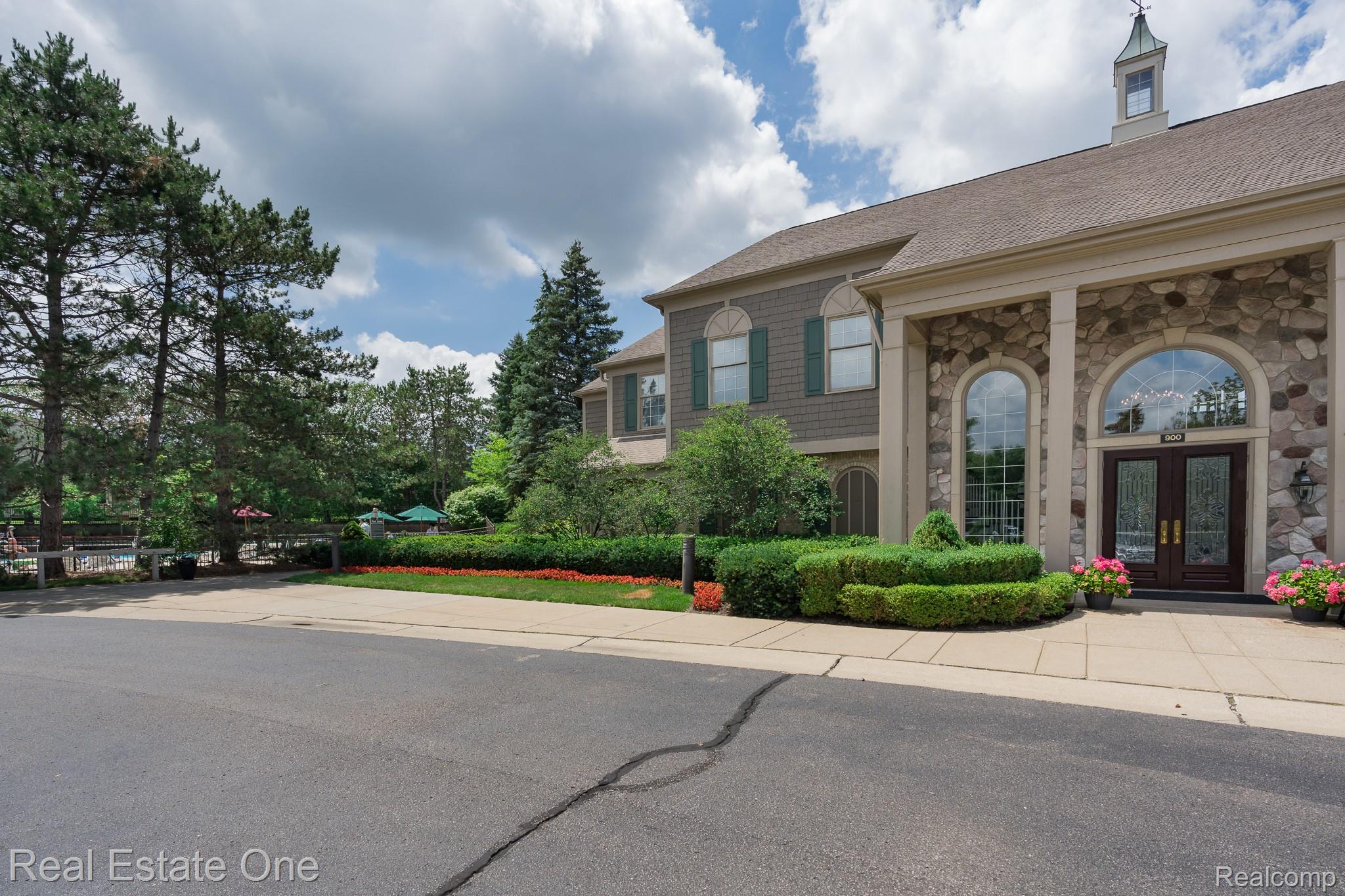 1903 Eagle Pointe