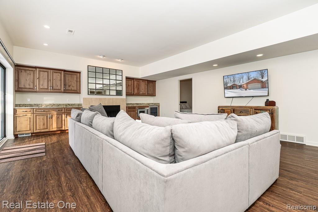 7086 Danbrooke Court