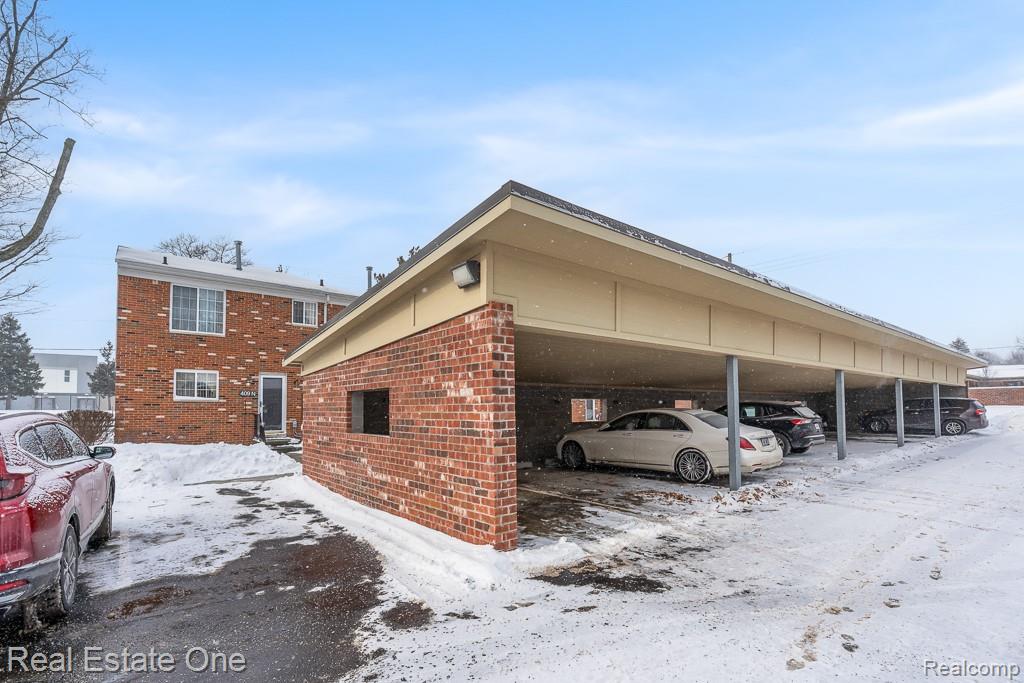 409 Fox Hills Drive N Unit: 95