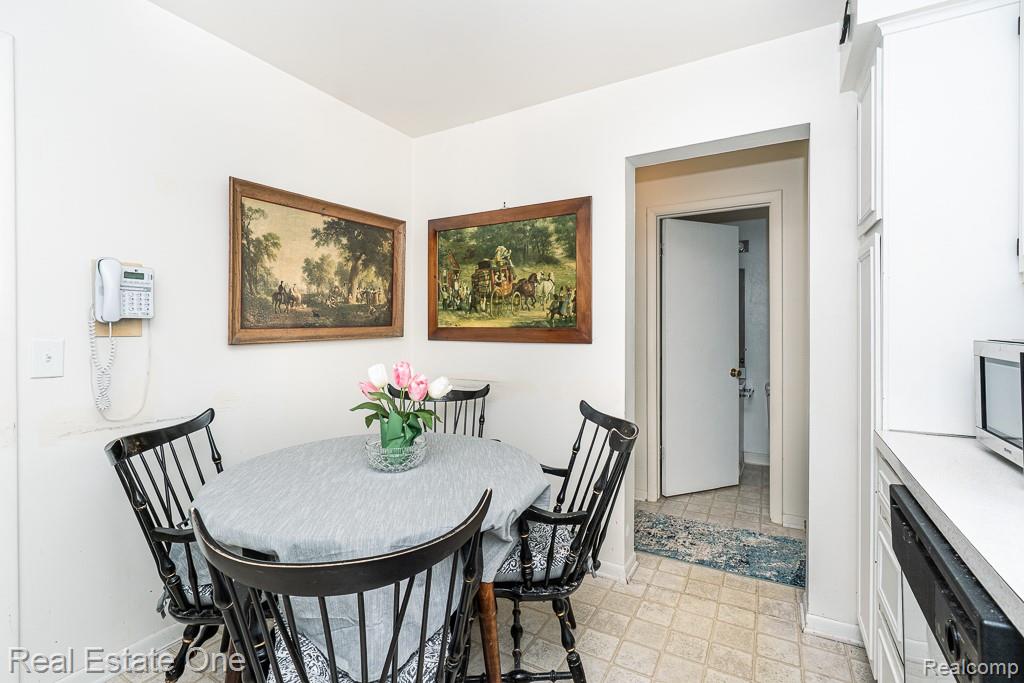 409 Fox Hills Drive N Unit: 95