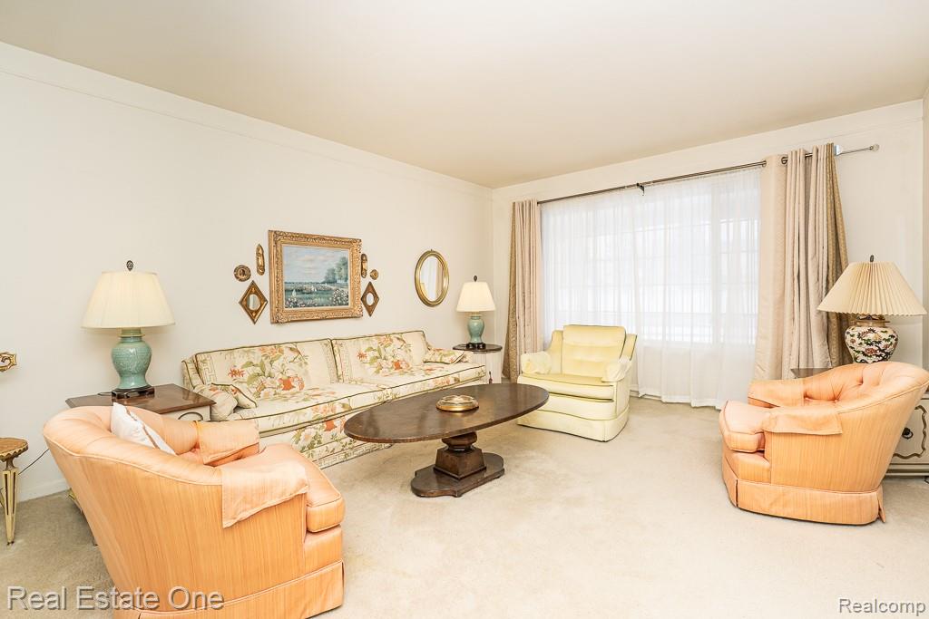 409 Fox Hills Drive N Unit: 95