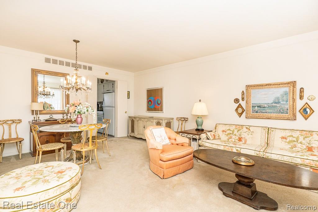 409 Fox Hills Drive N Unit: 95