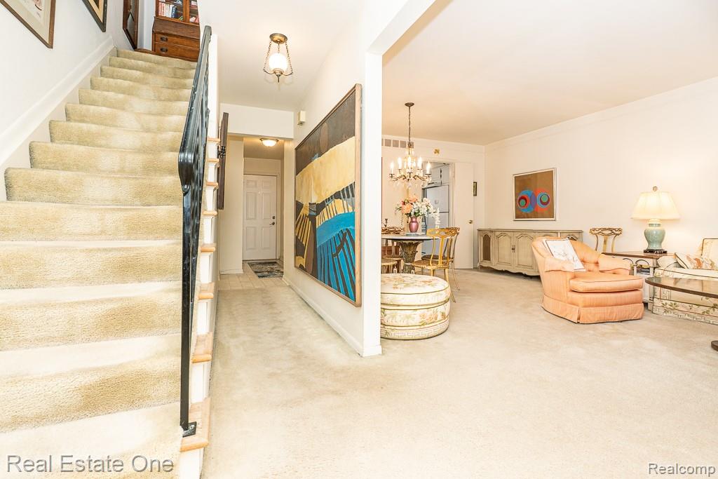 409 Fox Hills Drive N Unit: 95