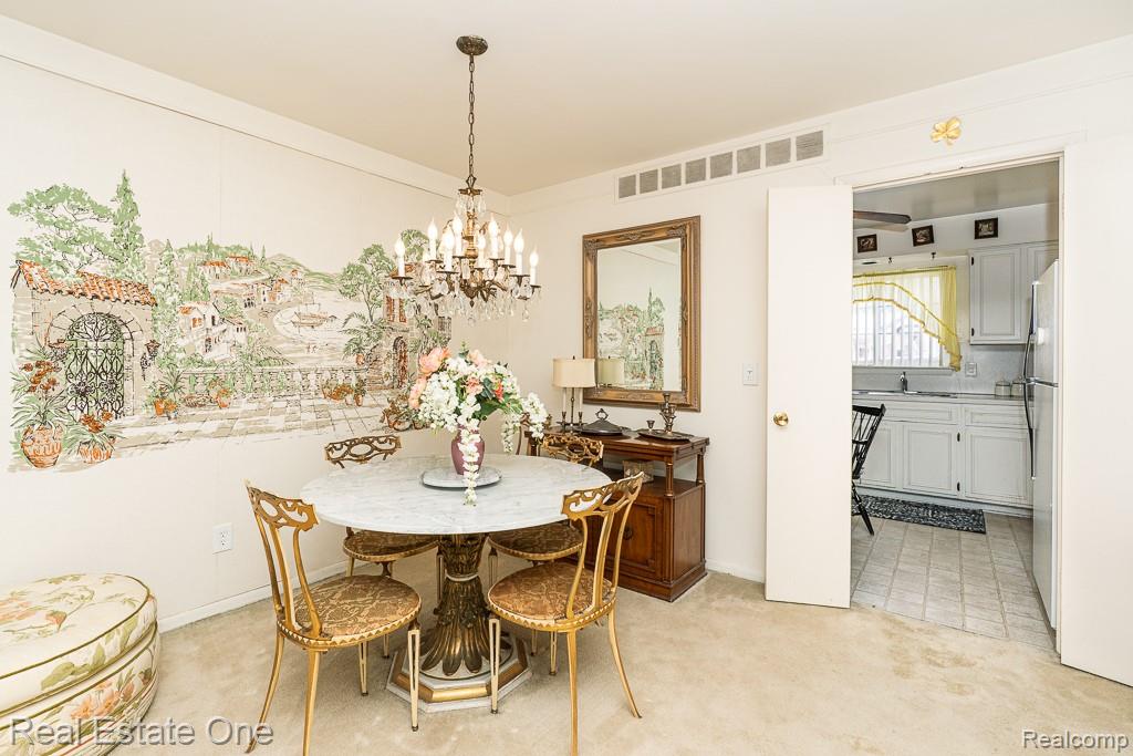409 Fox Hills Drive N Unit: 95