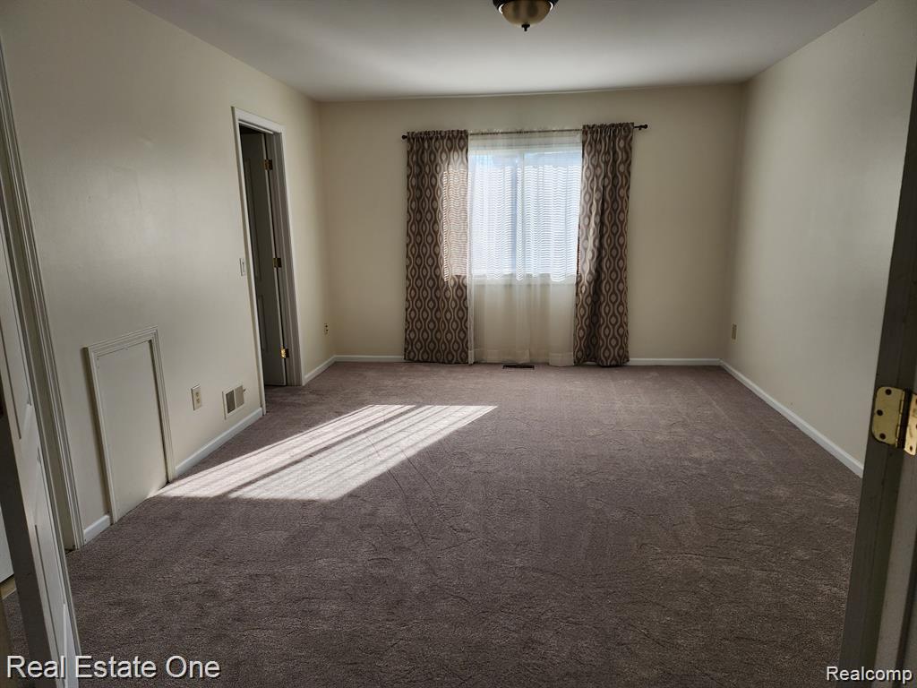 492 BUTTERCUP Drive