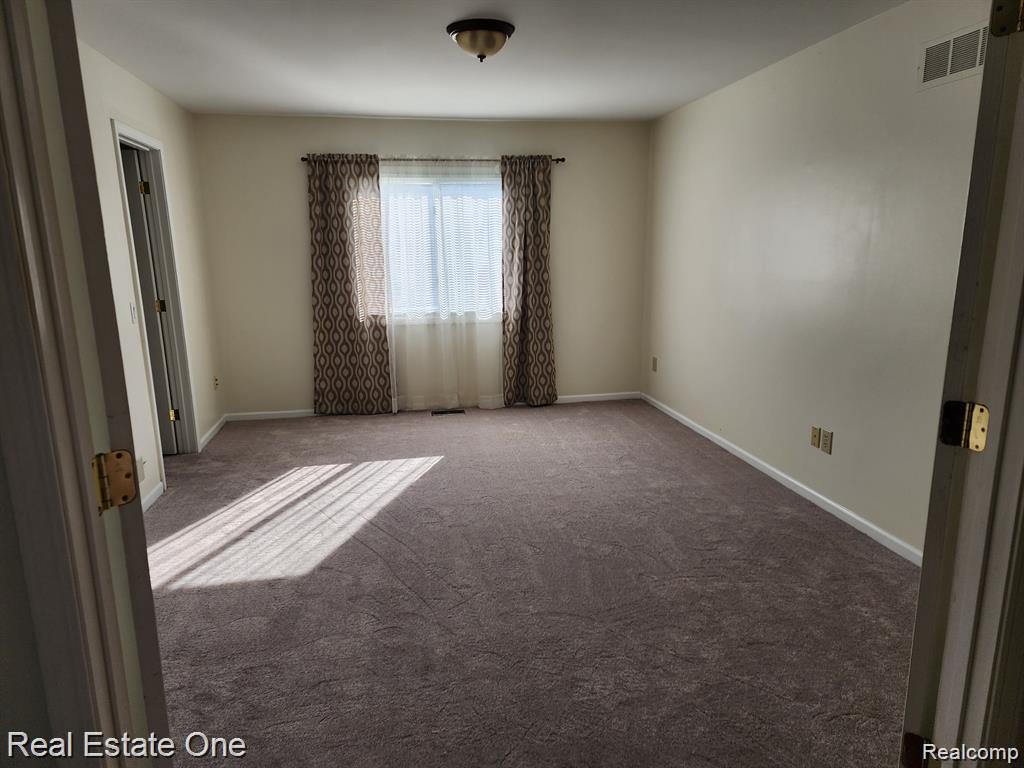 492 BUTTERCUP Drive