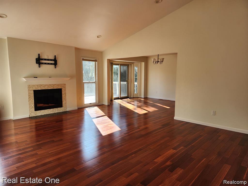 492 BUTTERCUP Drive