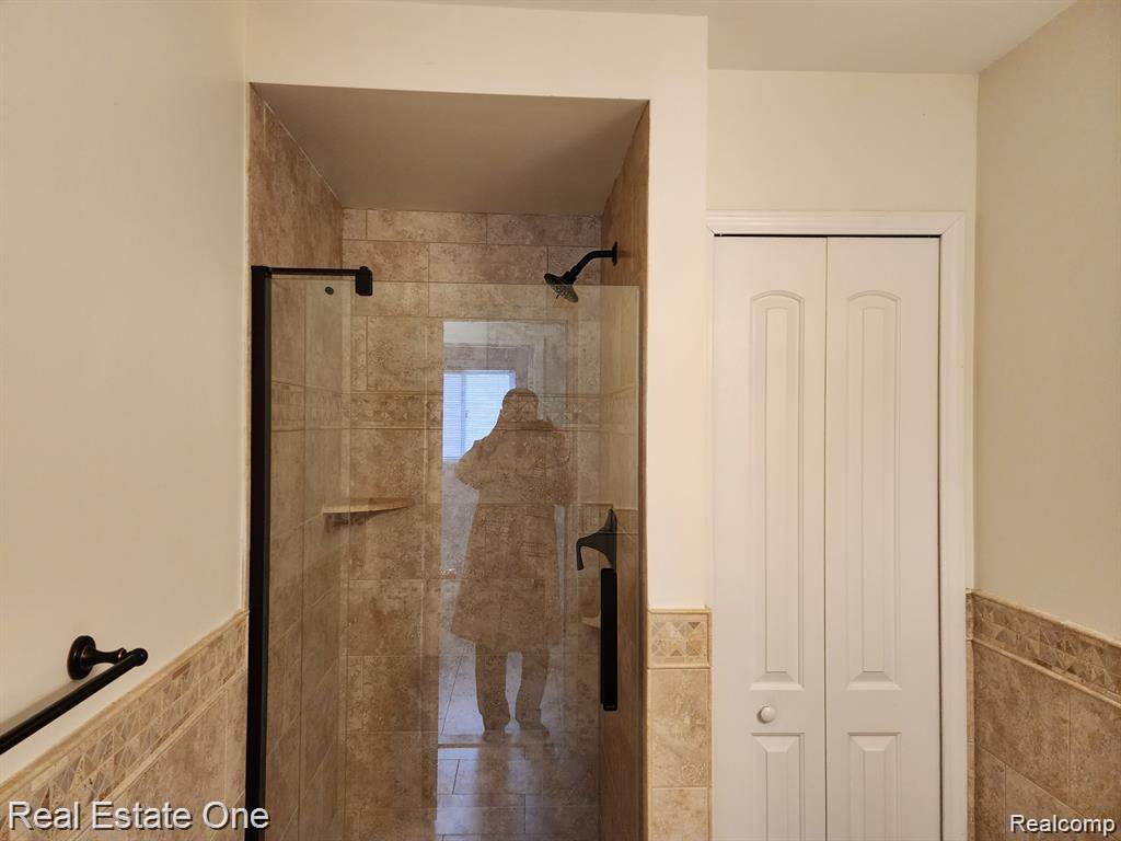 492 BUTTERCUP Drive