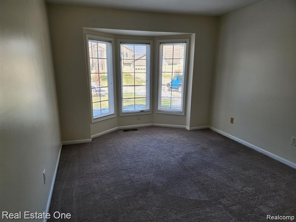 492 BUTTERCUP Drive