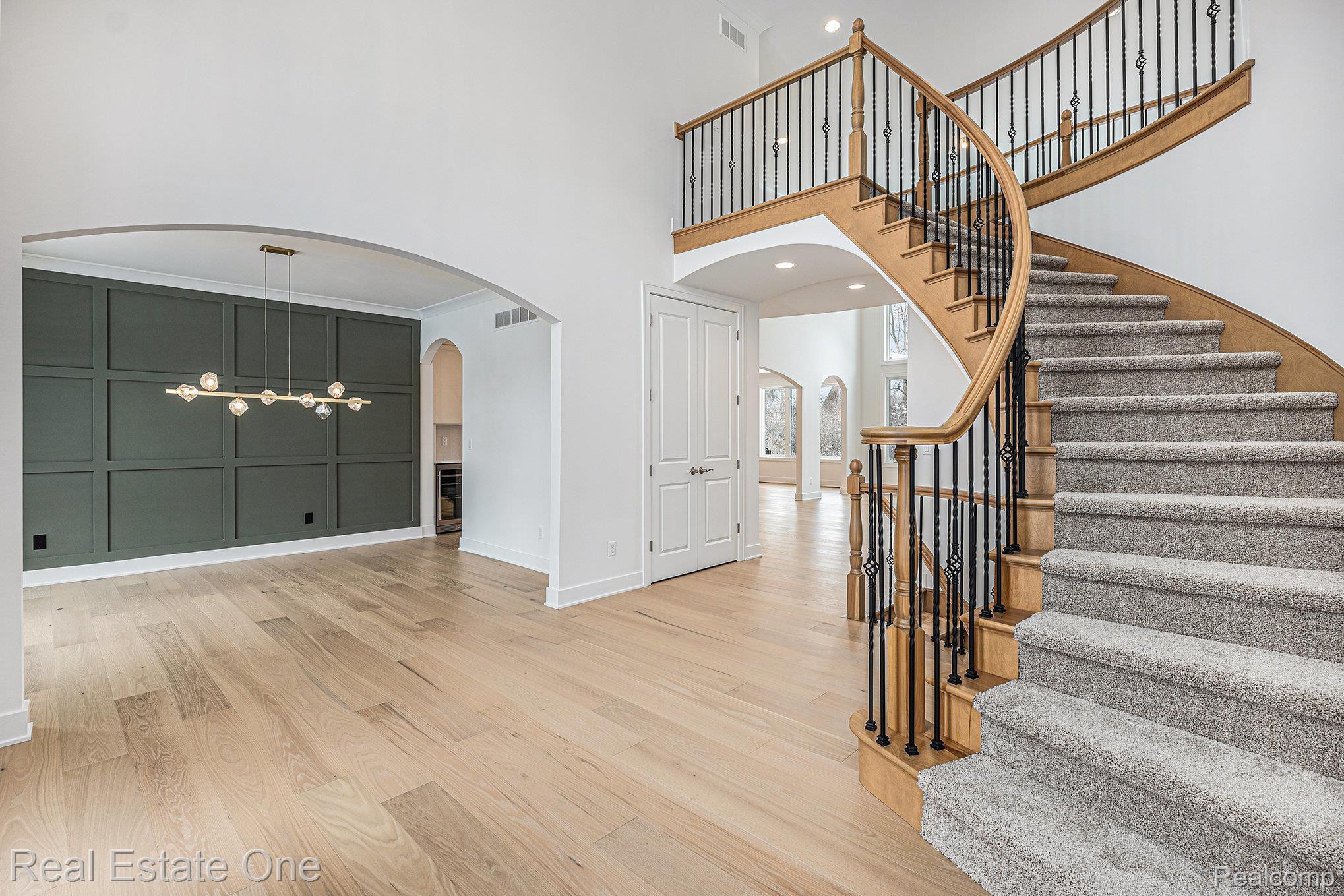2423 BUCKTHORN Drive