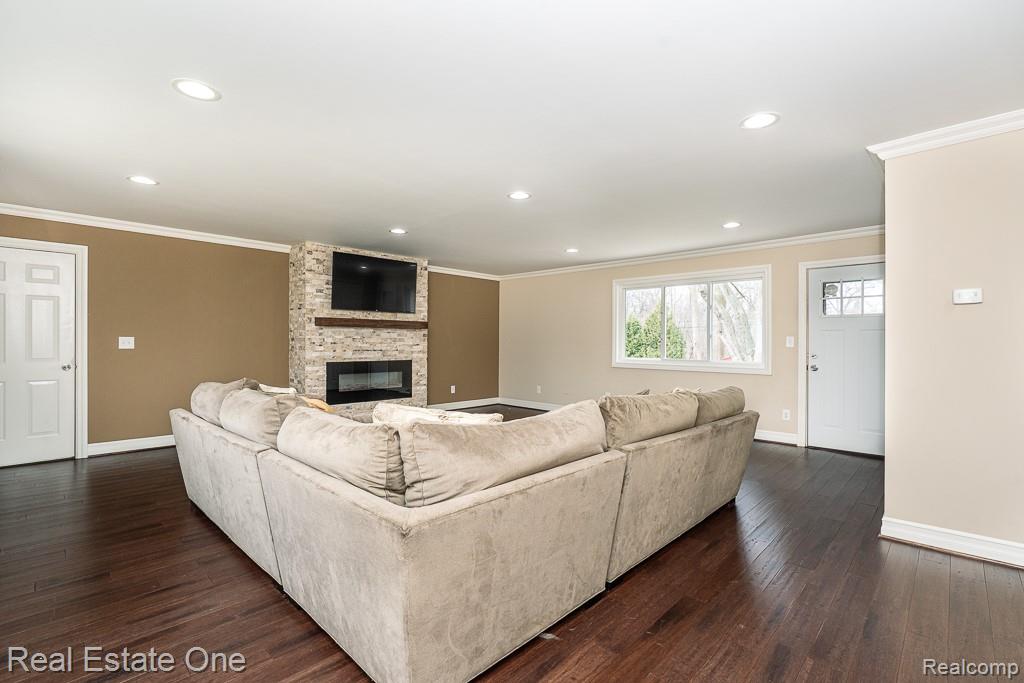 50709 Mile End Drive